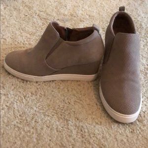 Caslon tan suede wedge shoes